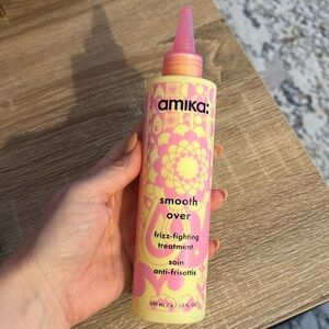 Amika Smooth Over Frizz-Fighting Treatment